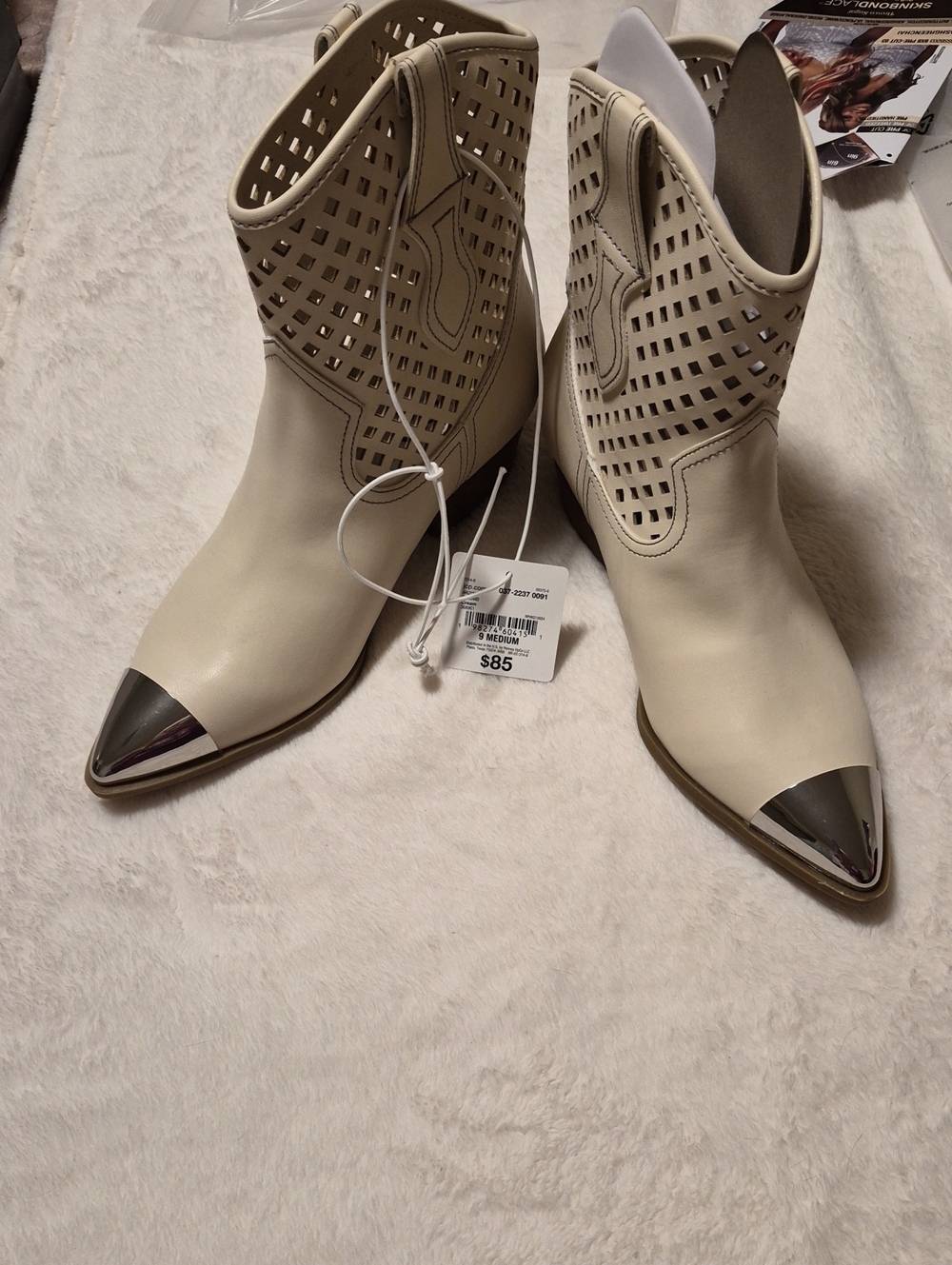 Arizona Jean Company Cream Ankle Booties with Metallic Silver Toe